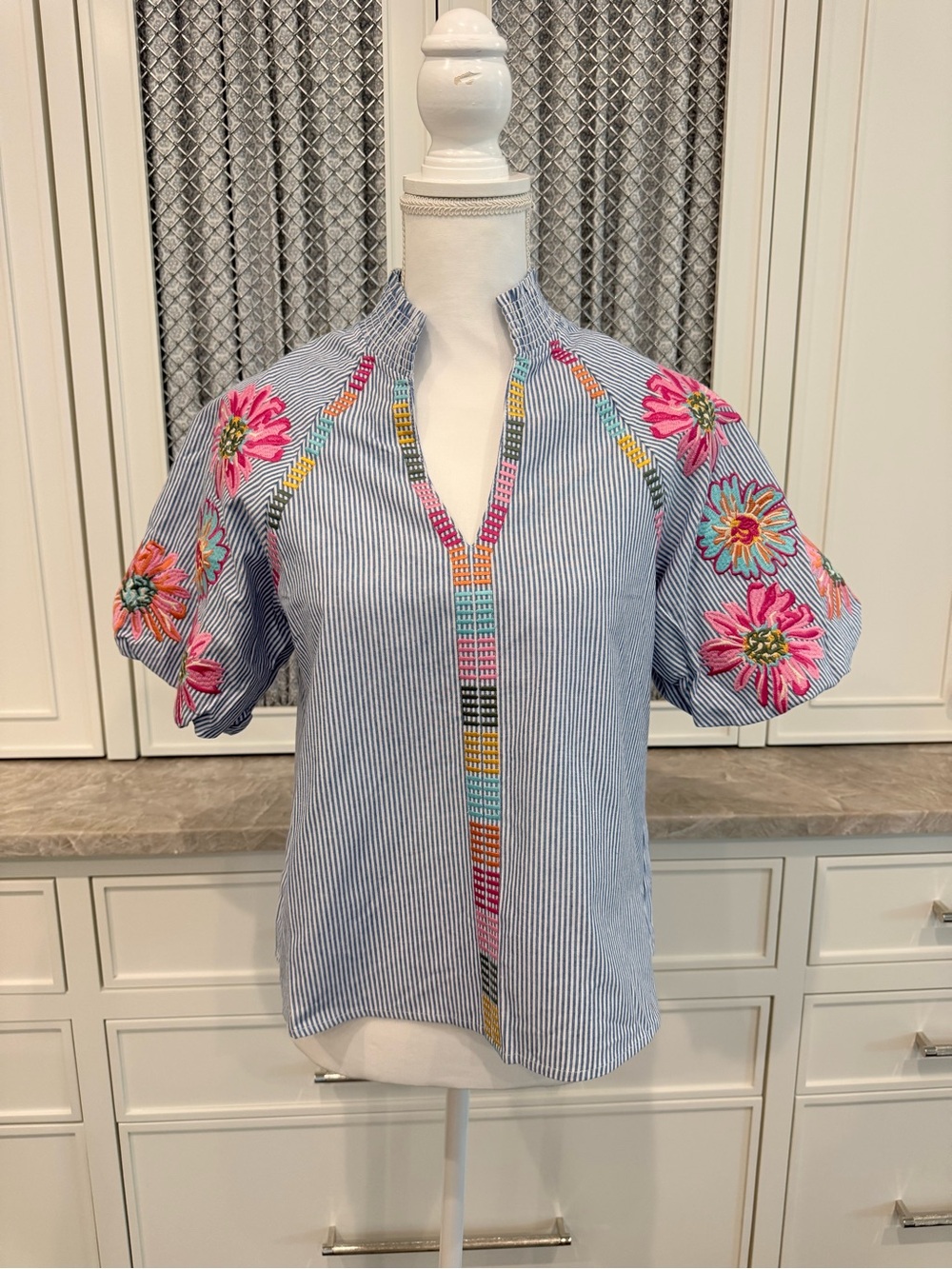 NWT THML Blue Floral Striped Embroidered Top - size extra small - Picture 6 of 15